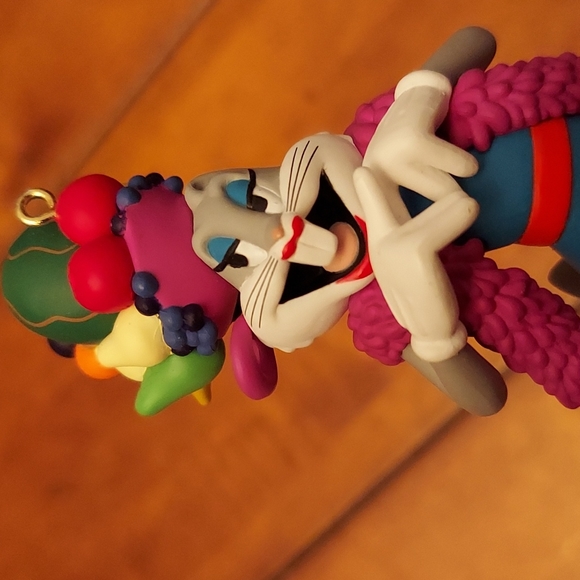 HALLMARK | KEEPSAKE ORNAMENT | BUGS BUNNY / LOONEY TUNES - Picture 4 of 8